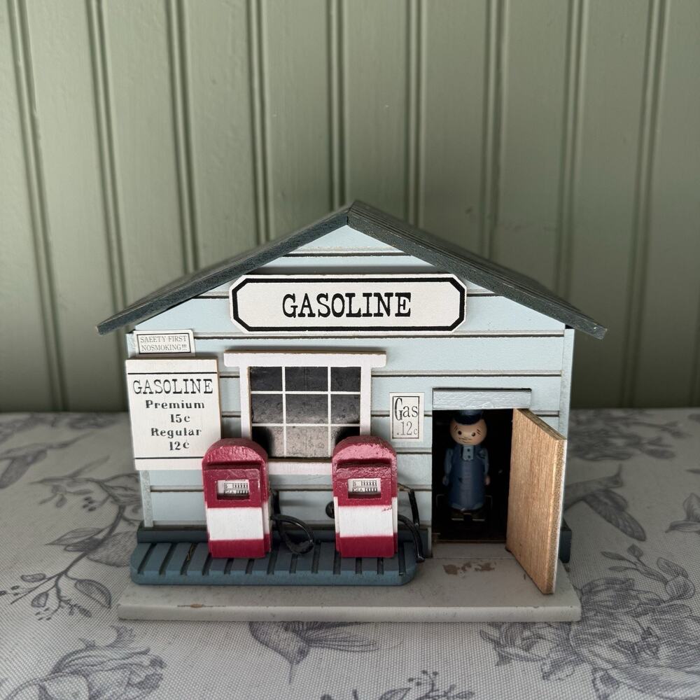 Vtg Gas Station Wooden Music Box Plays King Of The Road Works Door Opens Closes